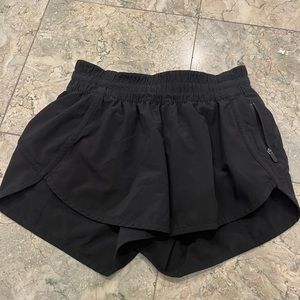 Lululemon Women’s Shorts Size 6